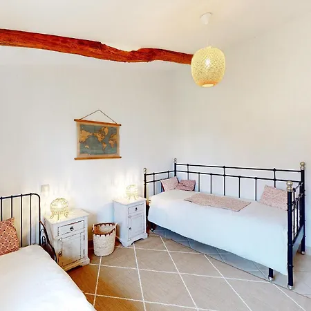 Nyaraló In Saint-Géraud-de-Corps