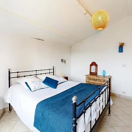 In Prázdninový dům *